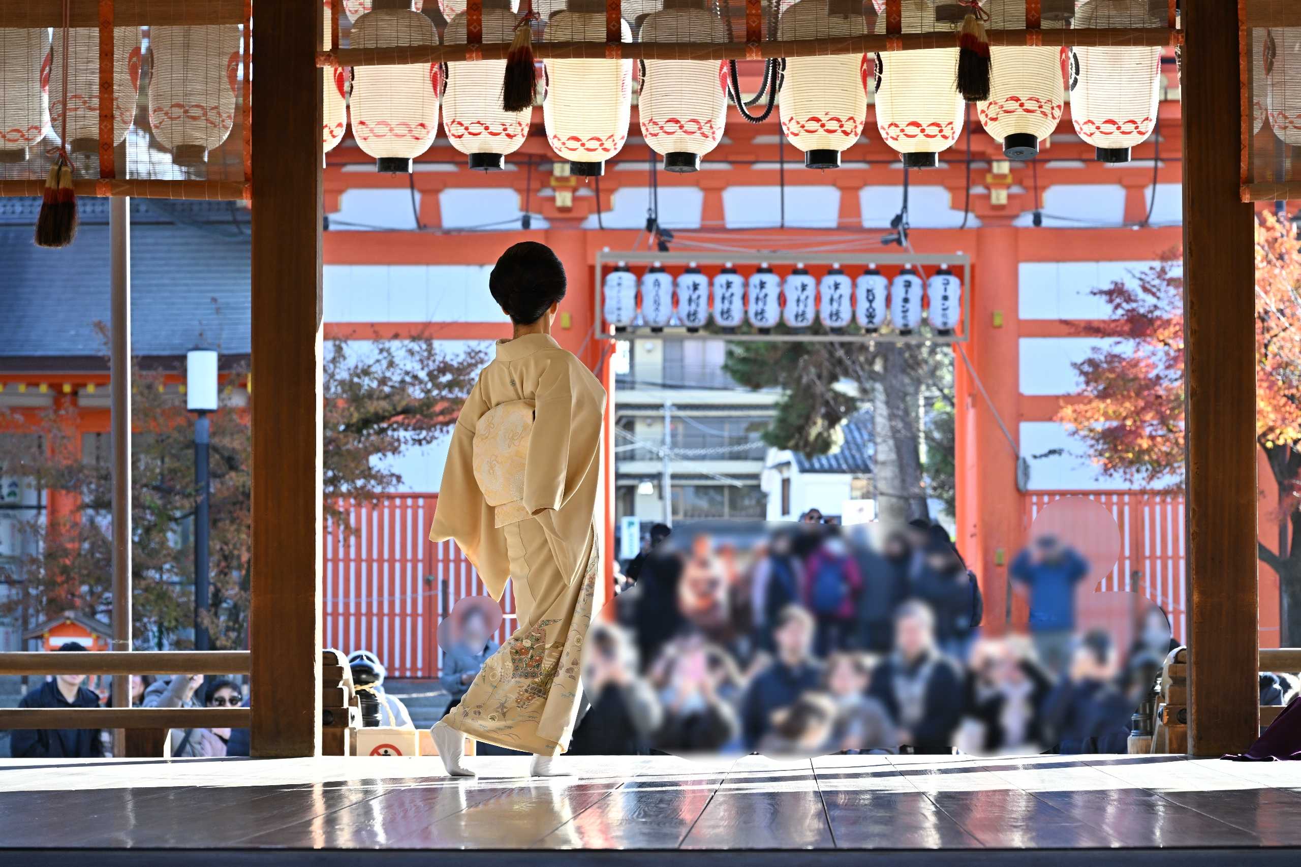 藤間勘楊、八坂神社にて奉納舞踊